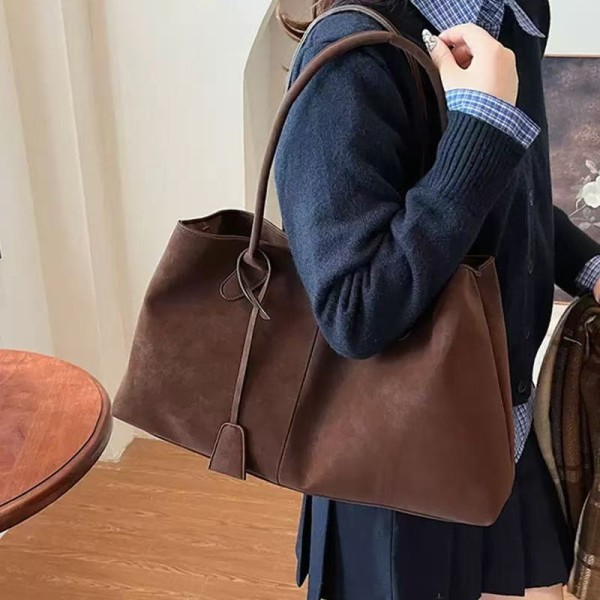 High-end suede tote bag, Korean style, niche brand, large capacity, retro-inspired shoulder bag for commuting.